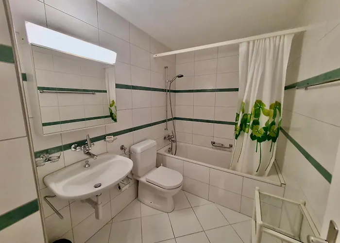 דירה La Riva Mit Berg- Und Seeblick לאקס